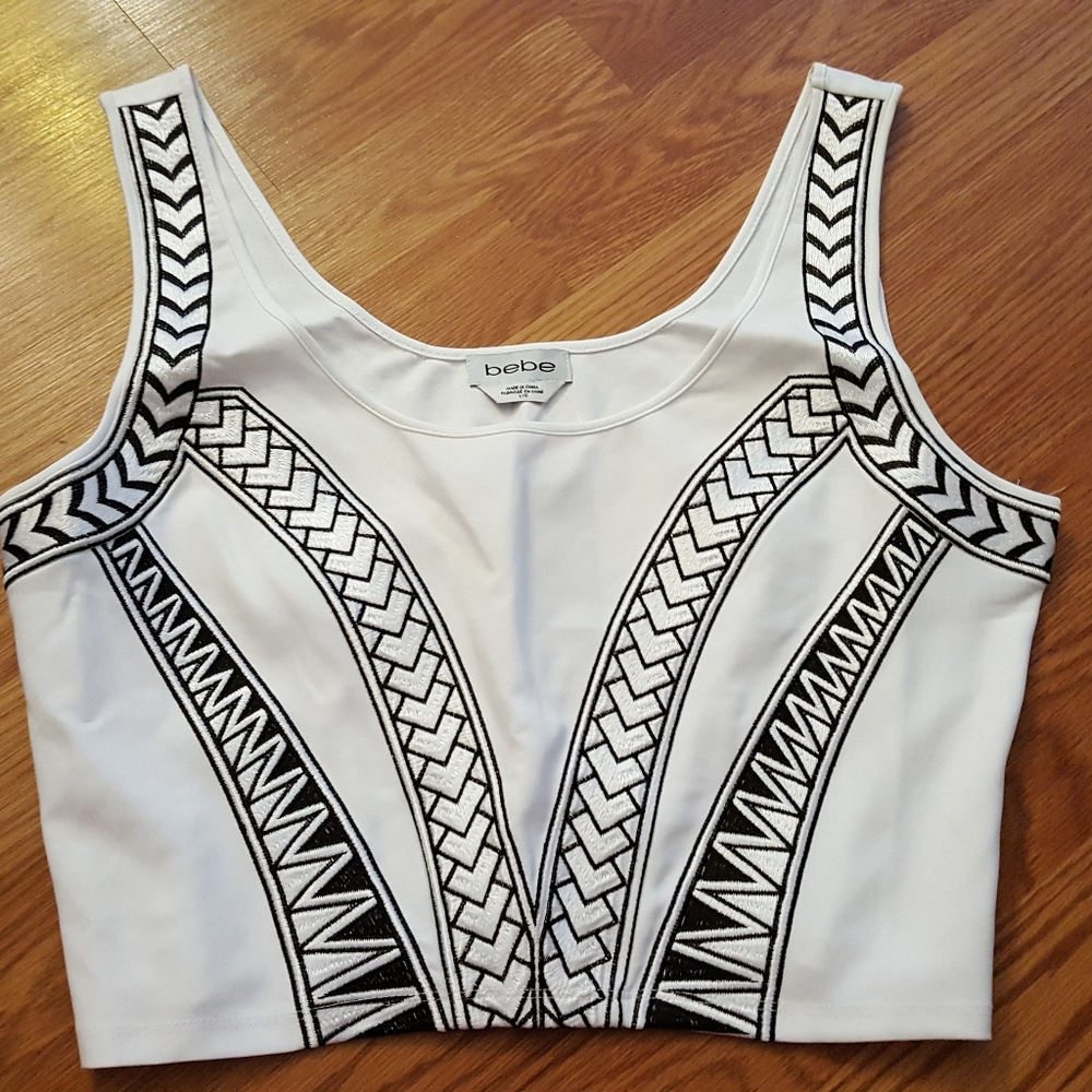 Bebe crop embroidered top